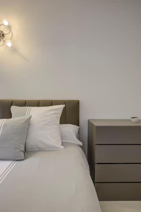 Villa Julia First 발로리스 외부 사진