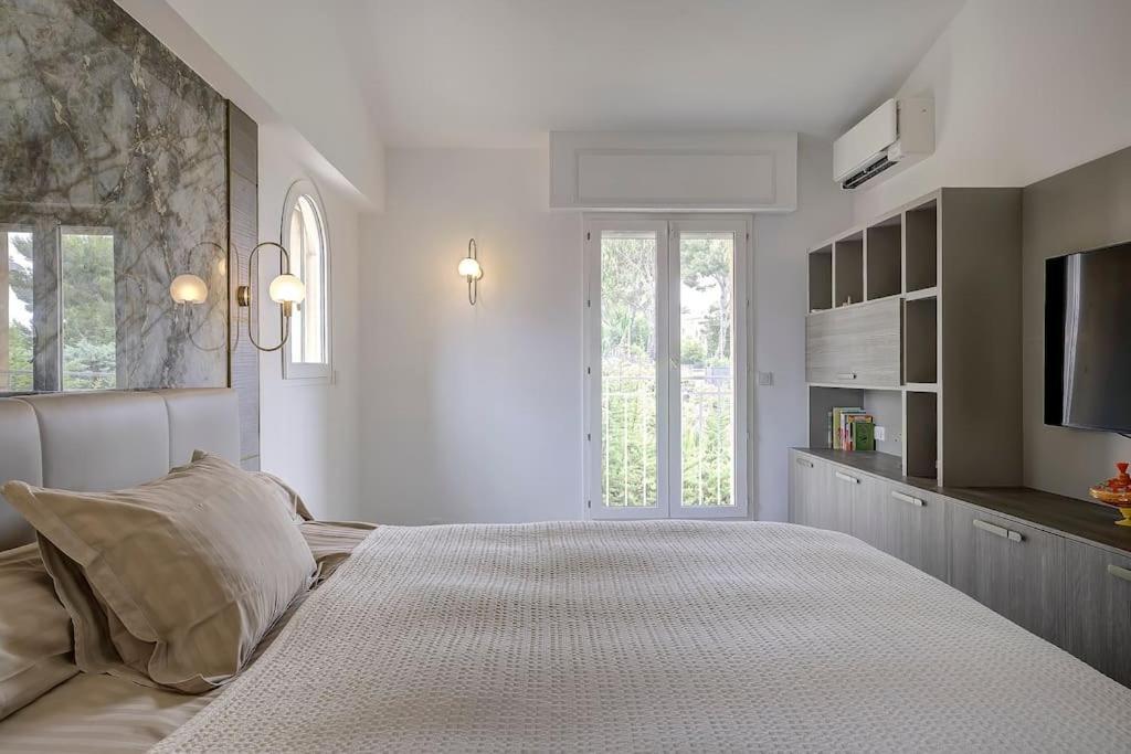 Villa Julia First 발로리스 외부 사진