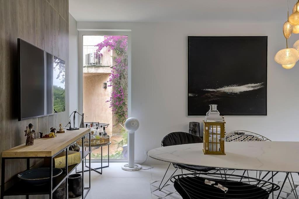 Villa Julia First 발로리스 외부 사진
